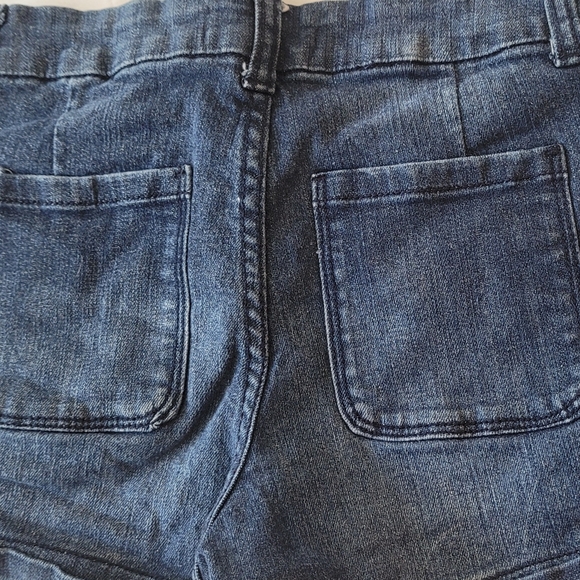 Women's short - Picture 3 of 6